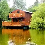Flottantes Et Au Fil De L'eau Hébergement de vacances *