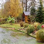 別荘 Flottantes Et Au Fil De L'eau