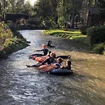 Flottantes Et Au Fil De L'eau