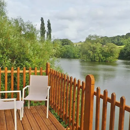 Flottantes Et Au Fil De L'eau