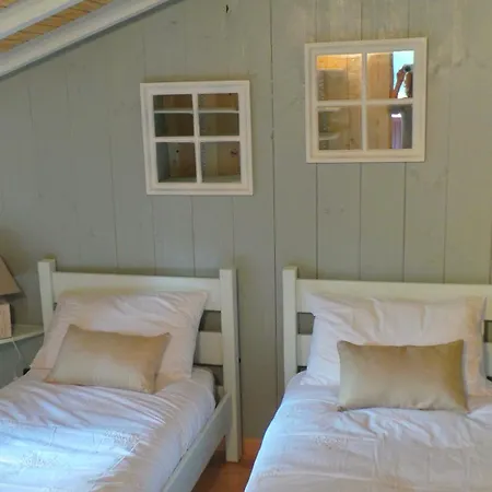 Flottantes Et Au Fil De L'eau 펜션 *