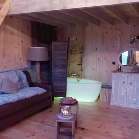 Flottantes Et Au Fil De L'eau *