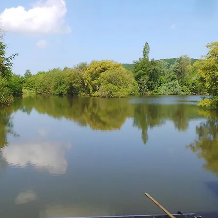 Flottantes Et Au Fil De L'eau 펜션 *