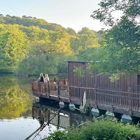 Flottantes Et Au Fil De L'eau *