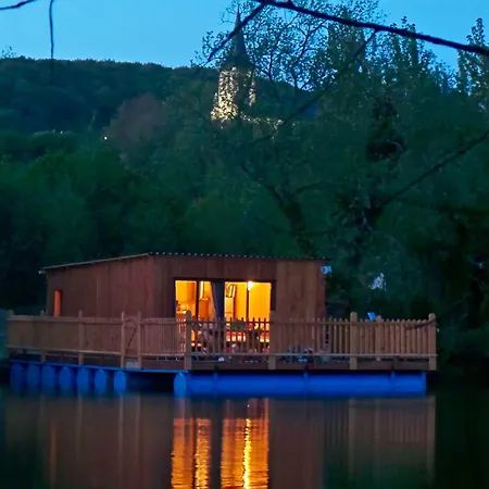 Holiday home Flottantes Et Au Fil De L'eau