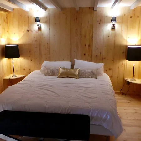 Flottantes Et Au Fil De L'eau