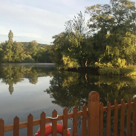 Flottantes Et Au Fil De L'eau Casa de Férias *