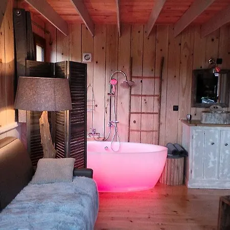 Holiday home Flottantes Et Au Fil De L'eau Colleville