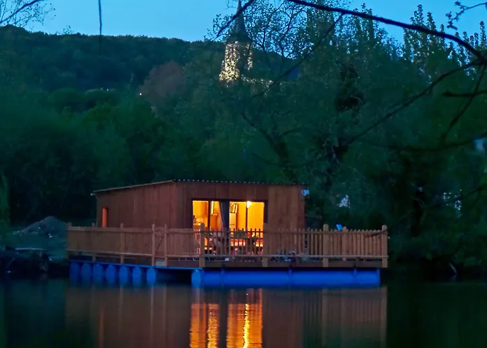 Holiday home Flottantes Et Au Fil De L'eau
