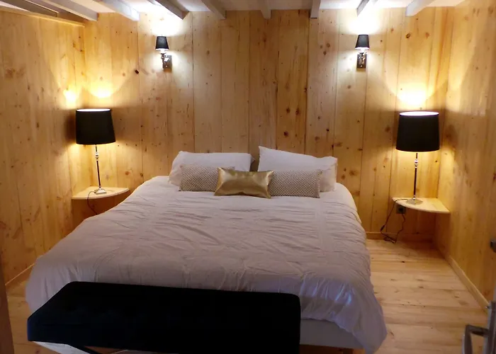 Flottantes Et Au Fil De L'eau