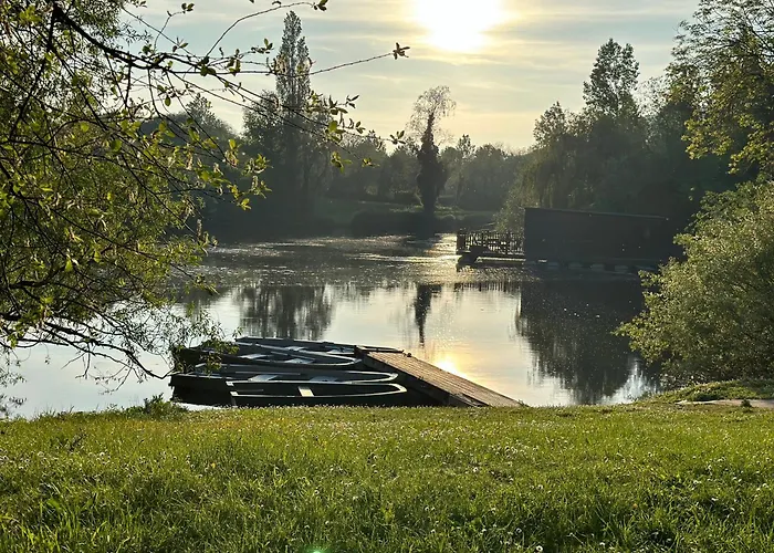 Holiday home Flottantes Et Au Fil De L'eau *